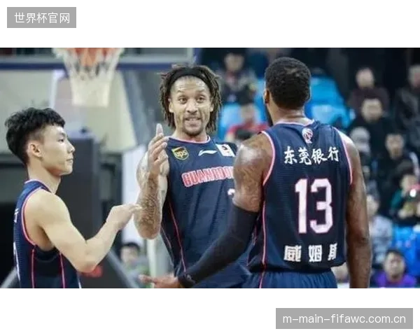 季后赛再次证明顶级组织外援的重要性,古德温和辛普森的表现左右了球队命运。 季后赛再次证明顶级组织外援的重要性,古德温和辛普森的表现左右了球队命运。